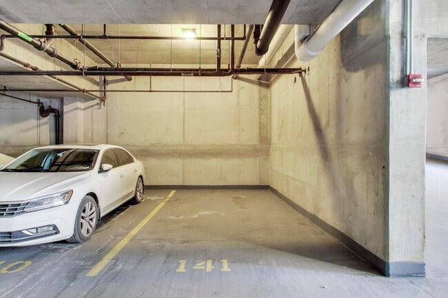 Building Photo - 451 W Huron St