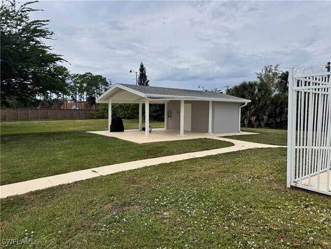 Building Photo - 10111 Sandy Hollow Ln