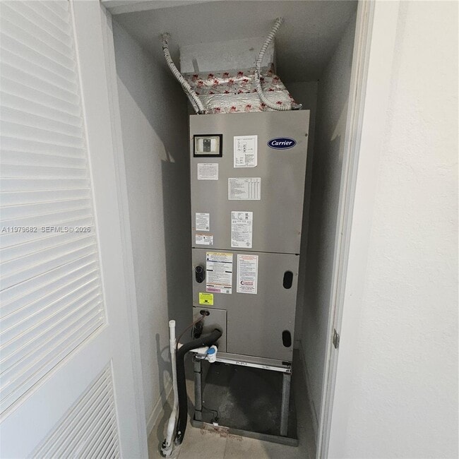 Building Photo - 1720 SE 9th Ave