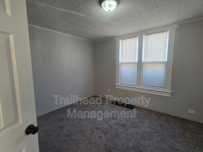 Building Photo - 1024 Roosevelt Ave