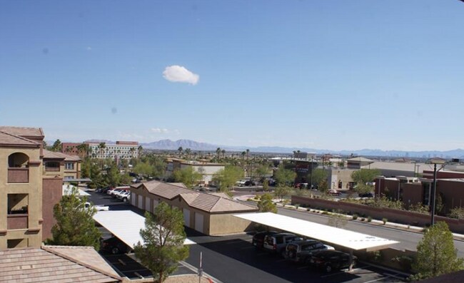 Building Photo - 6955 N Durango Dr