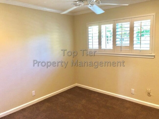 Building Photo - 3 Bd/2 Ba (plus office), 1496 sf ranch-sty...