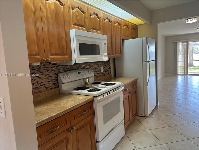 Building Photo - 901 SW 141st Ave