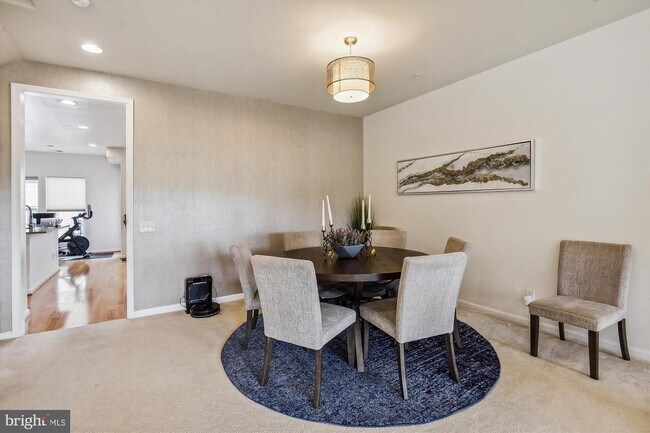 Building Photo - 3028 Rittenhouse Cir