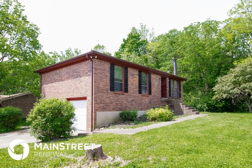 Building Photo - 5600 Wooded Lake Dr