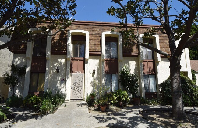 Building Photo - 12015 Burbank Blvd