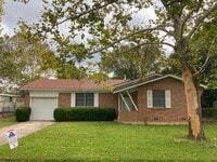 Building Photo - 303 Ridge St