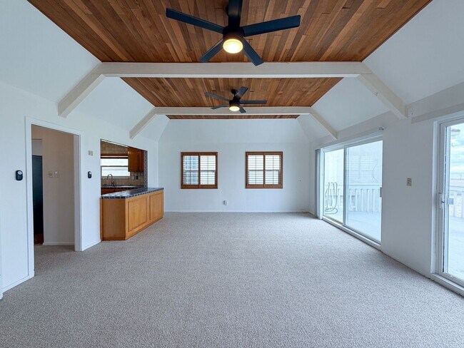 Building Photo - Oxnard