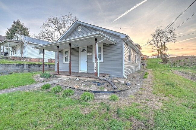 Building Photo - 1017 Fairview Ave