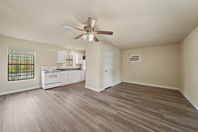 Building Photo - 8302 Braeburn Valley Dr