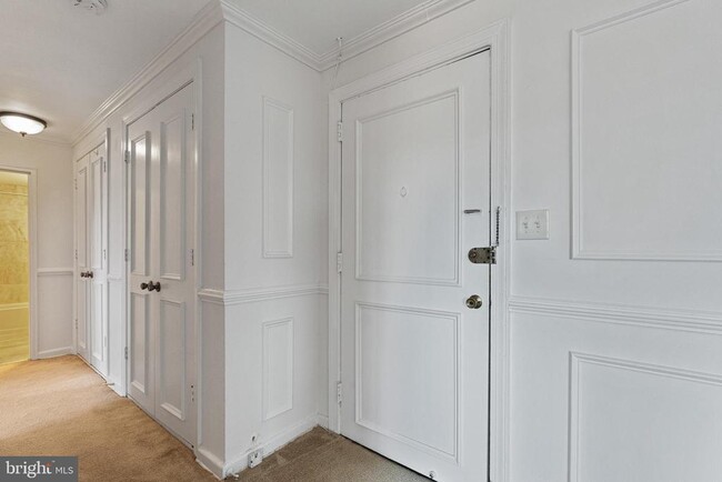 Building Photo - 1300 S Arlington Ridge Rd