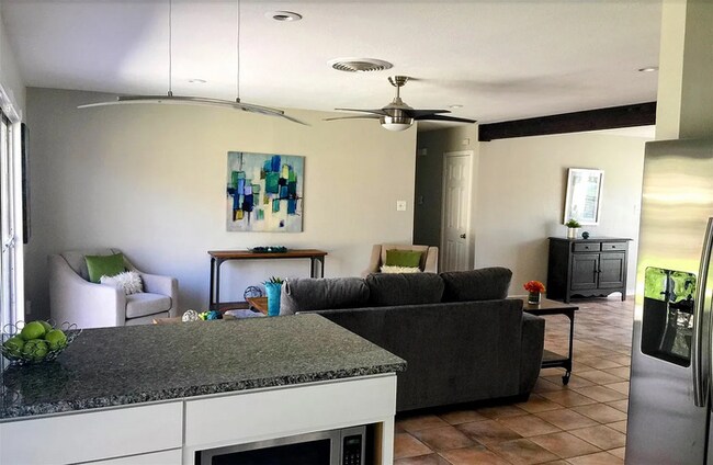 Building Photo - Beautiful 4 beds 2 baths in Austin!