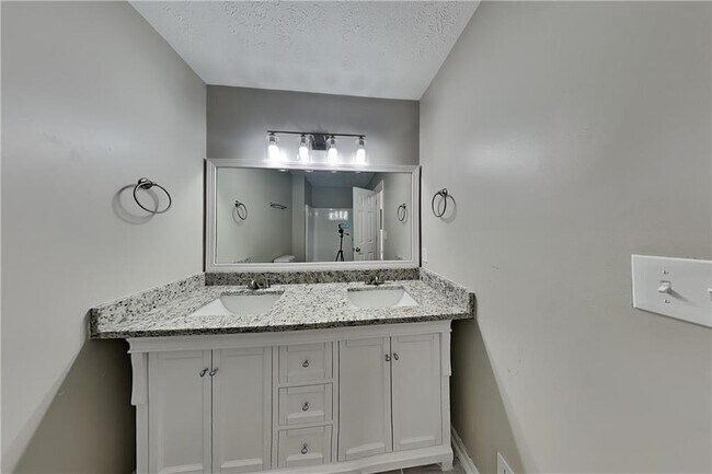 Building Photo - 7796 Mountain Creek Way