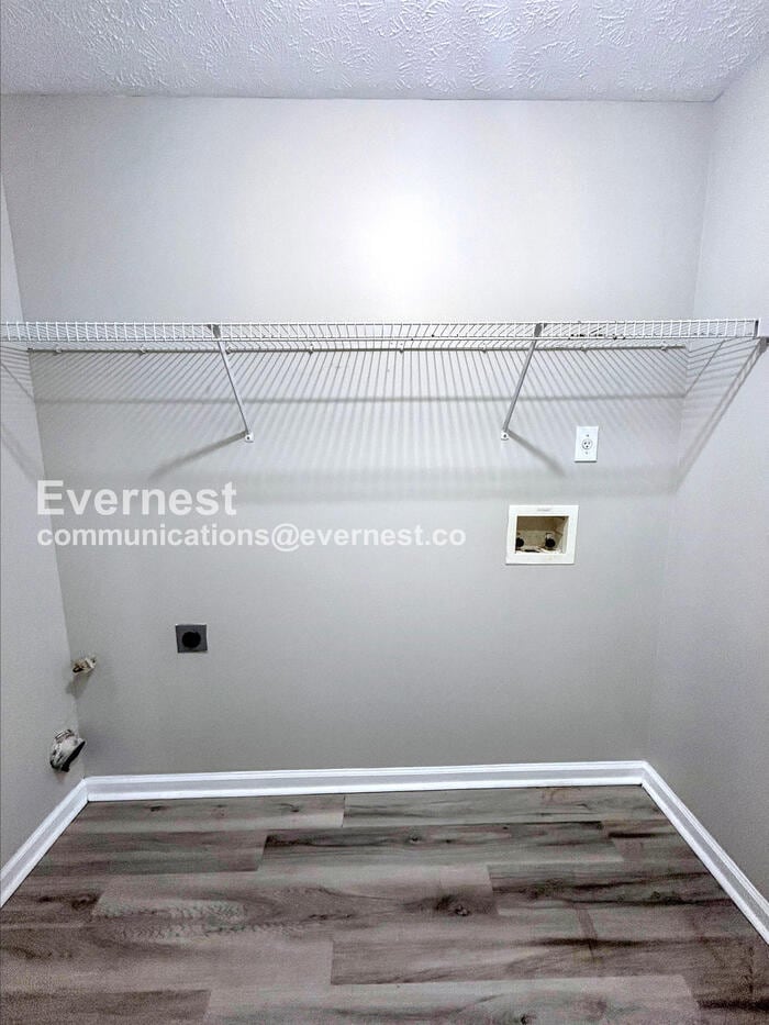 Building Photo - 320 Ashley Woods Dr