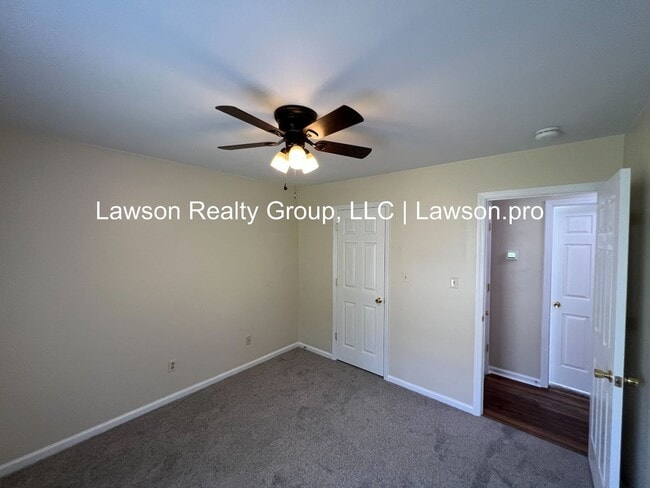 Building Photo - 7th St 306-8