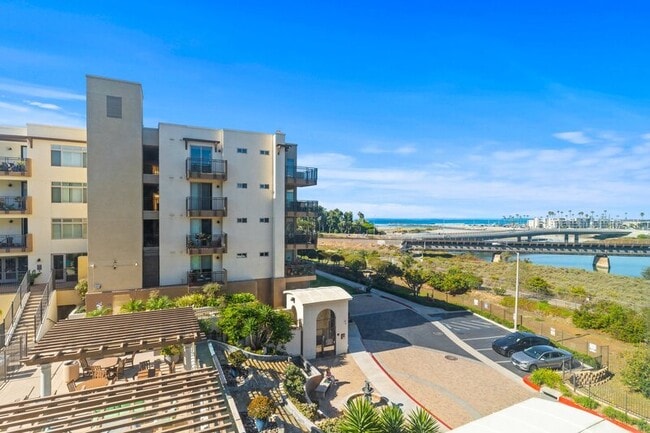 Building Photo - 1019 Costa Pacifica Way