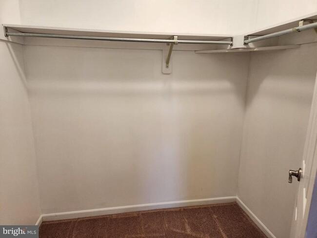 Building Photo - 449 Oakmont Ct