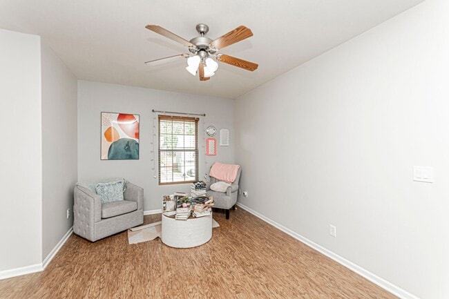 Building Photo - Spacious single family home