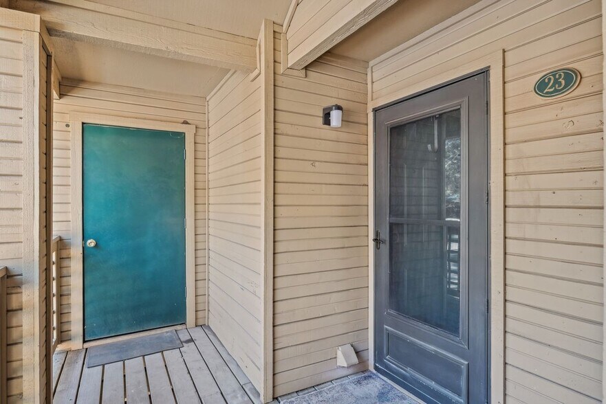 Building Photo - 1230 Mechem Dr