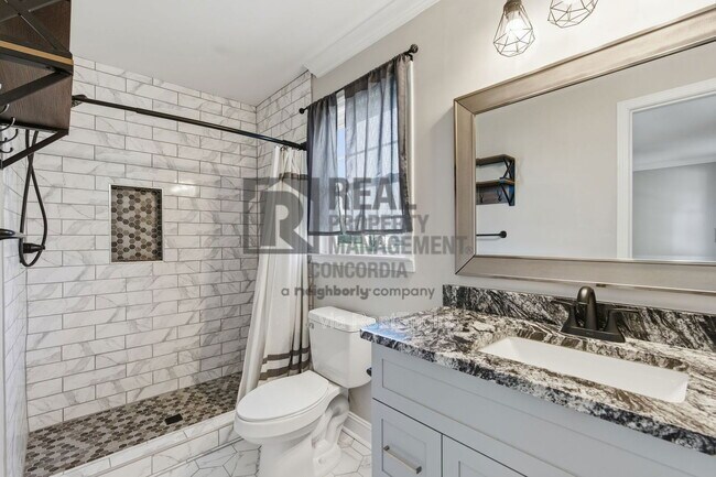 Building Photo - 1246 S Russell St