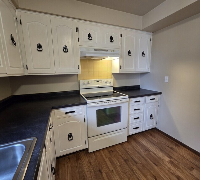 Building Photo - 1140-1142 W Weiland Ln