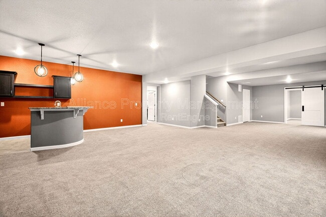 Building Photo - 10069 Thrive Ln