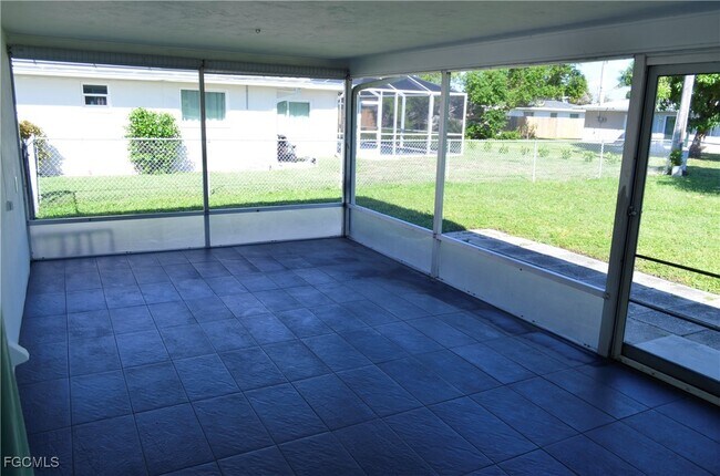 Building Photo - 451 Monterey Ave