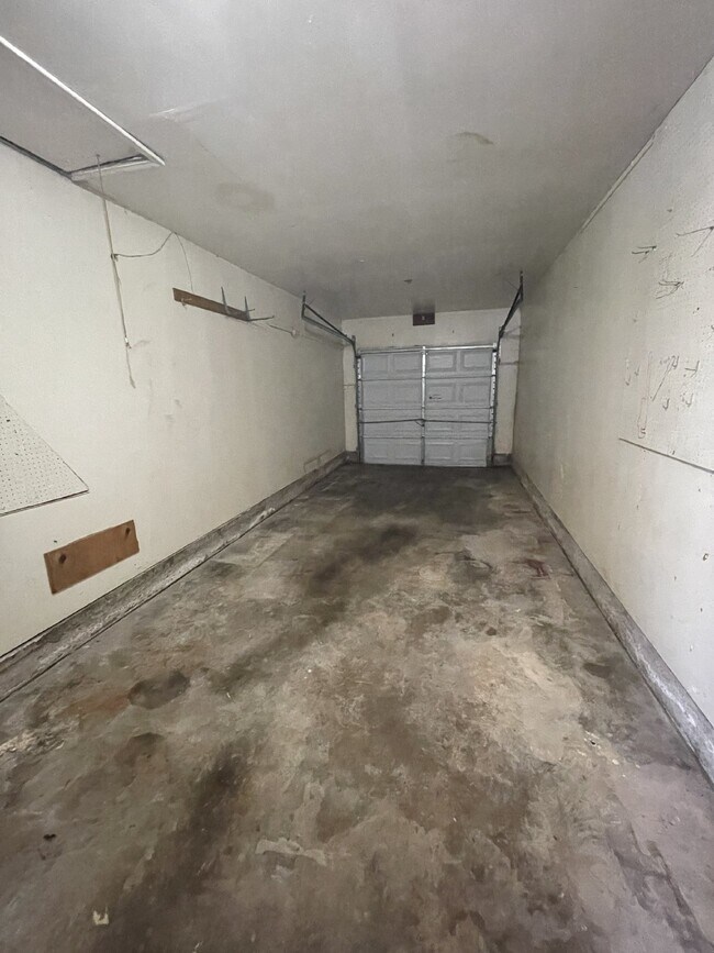 Building Photo - Charming 3-Bed, 1.5-Bath Home in Del City – Spacious Backyard & Garage!