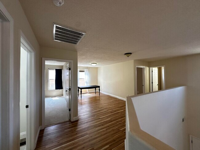 Building Photo - 5856 Ermemin Ave