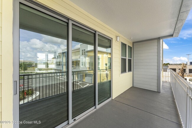 Building Photo - 8663 Ivanhoe Dr