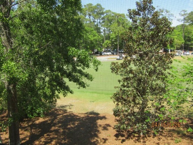 Building Photo - 1221 Lake Dr