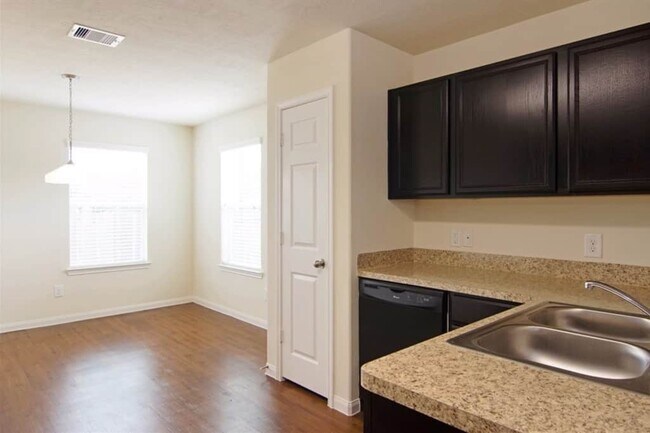 Building Photo - 12002 Jillian Crossing Dr