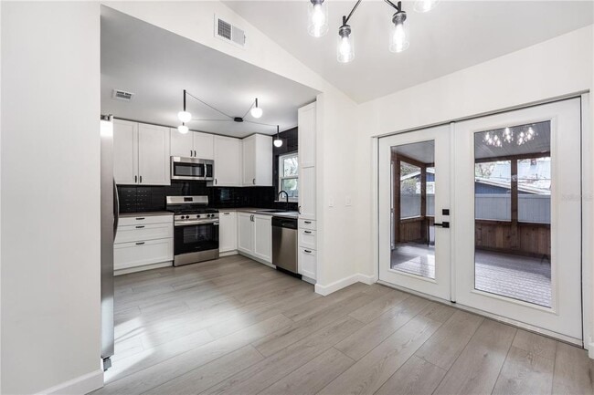 Building Photo - 104 N Glenwood Ave