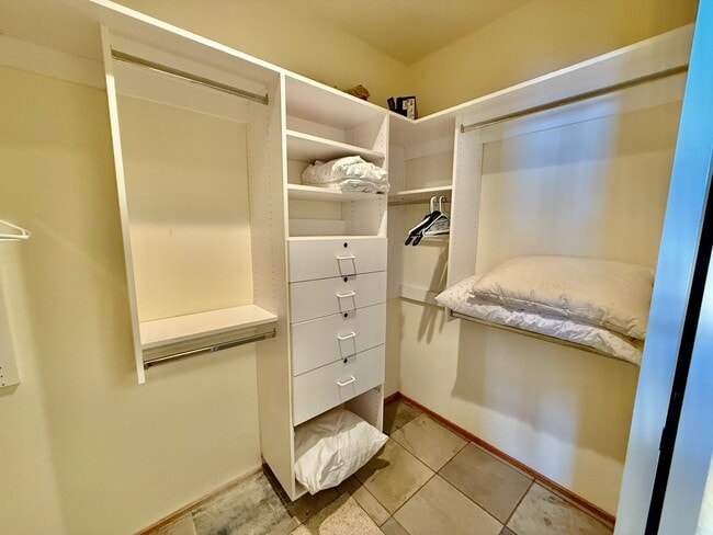 Building Photo - Snowcreek V – Stunning 4 Bed, 3 Bath Corner Unit