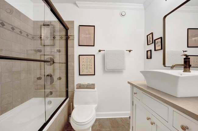 Building Photo - 30 E Huron St