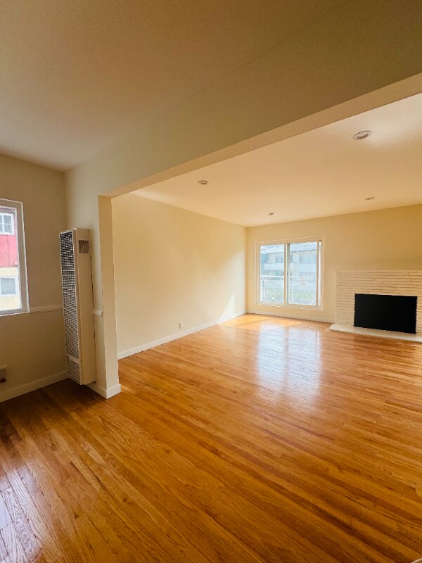 Building Photo - 333 Raymondale Dr