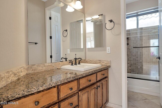 Building Photo - 7694 E Manana Dr