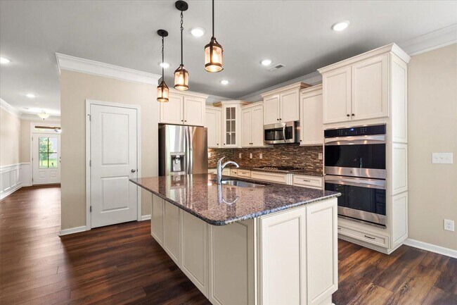 Building Photo - 2433 Chinkapin Ct