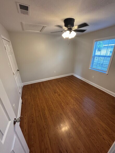 Building Photo - 2268 Pleasure St