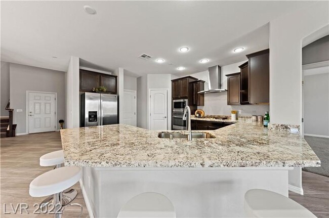 Building Photo - 4 bed+loft Green Valley Home w/City Views
