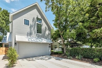 Building Photo - 402 Powell Cir