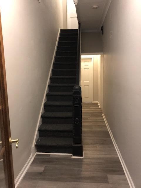 Straight one flight walk up - 4020 Spring Garden ST