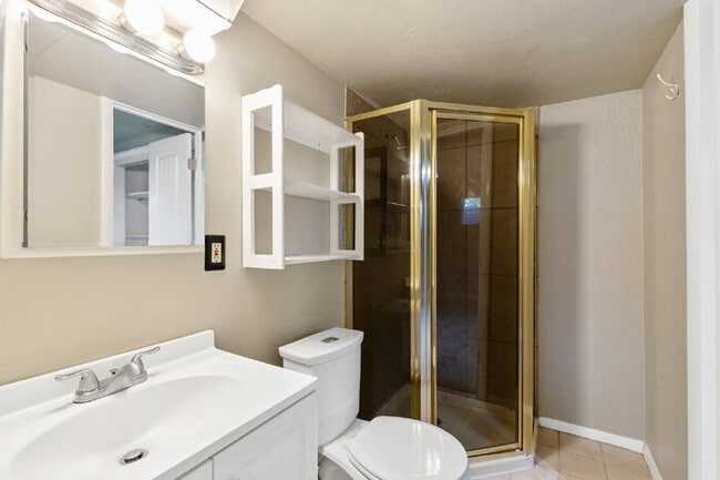 Building Photo - Central Location | 15 Min to Peterson, 20 ...