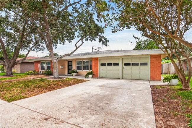 Building Photo - 609 Peerman Pl