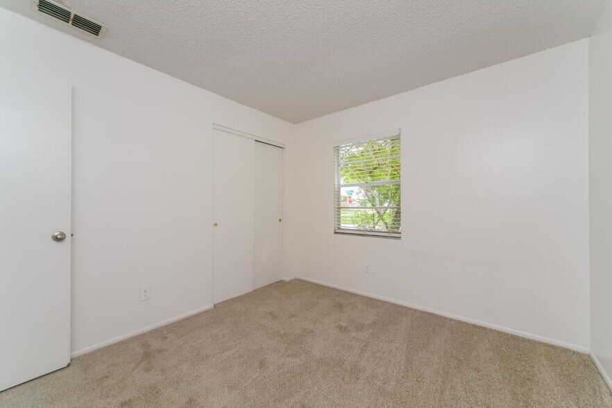 Building Photo - 123 Hidalgo Ave