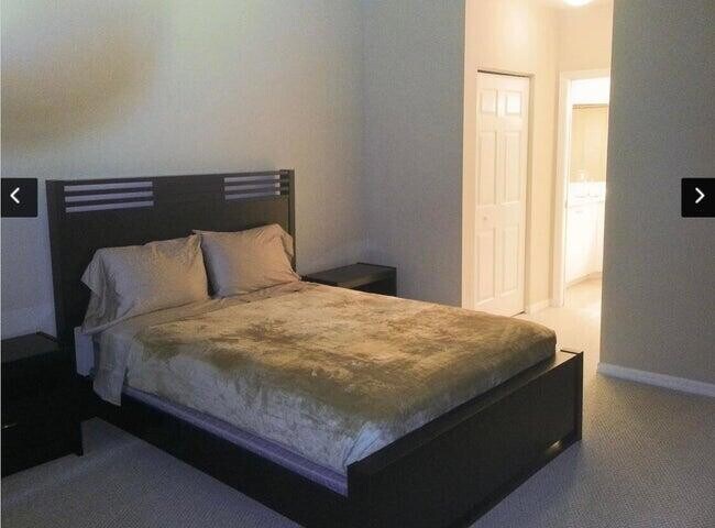 Building Photo - 804 E Windward Way