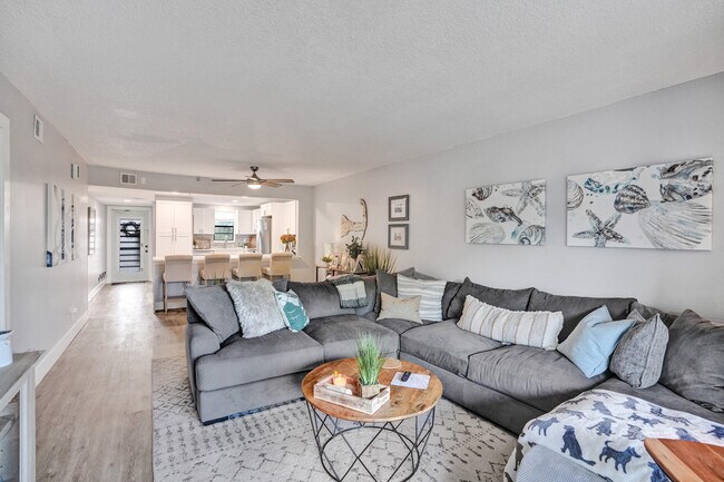 Building Photo - 2400 Deer Creek Country Club Blvd