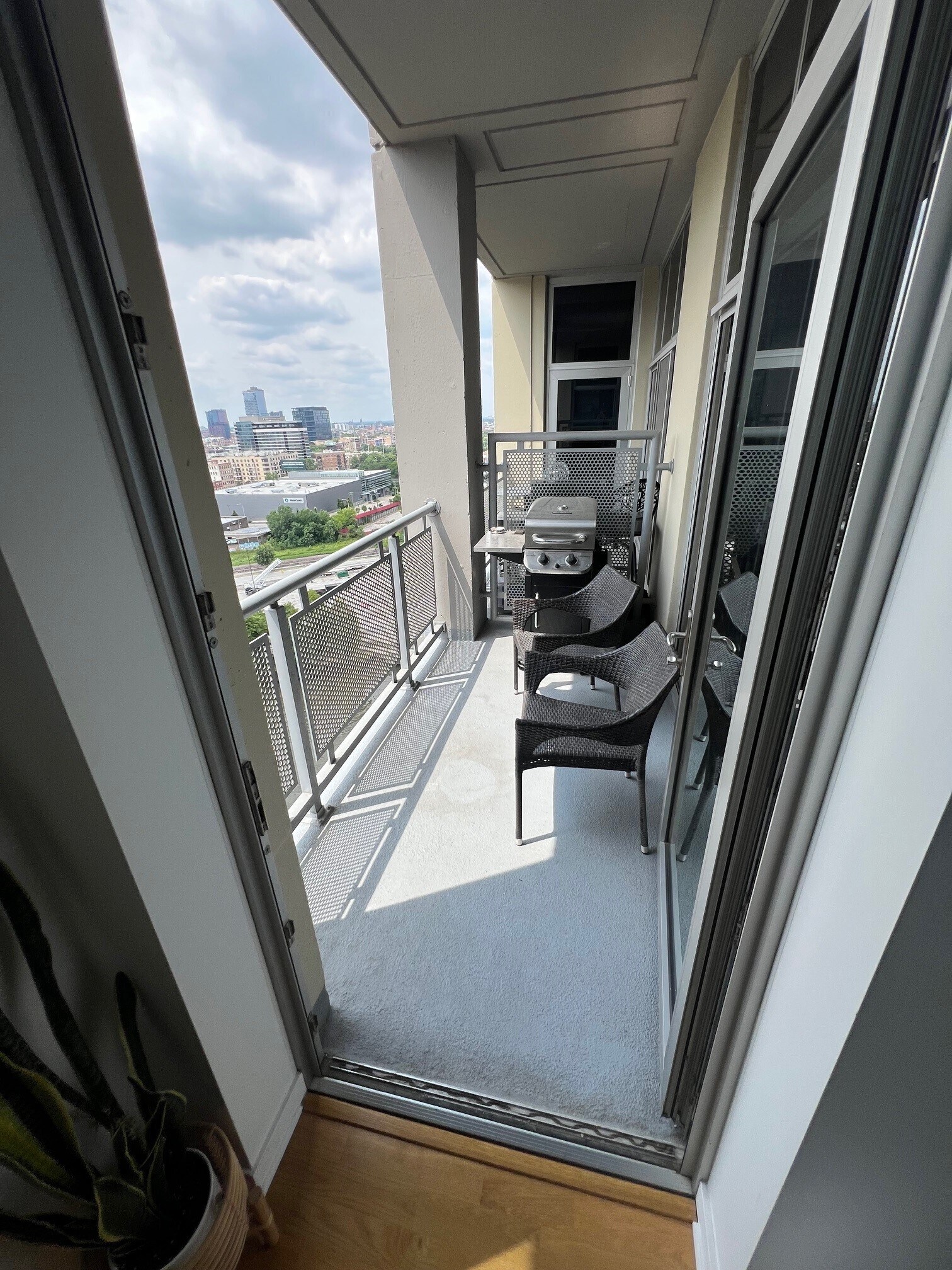 Building Photo - 700 N Larrabee St