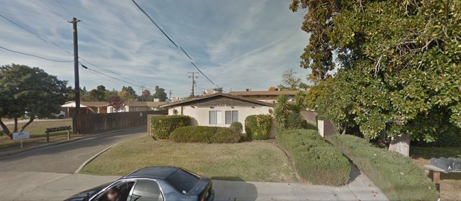 Building Photo - 4350-4414 W Myrtle Ave