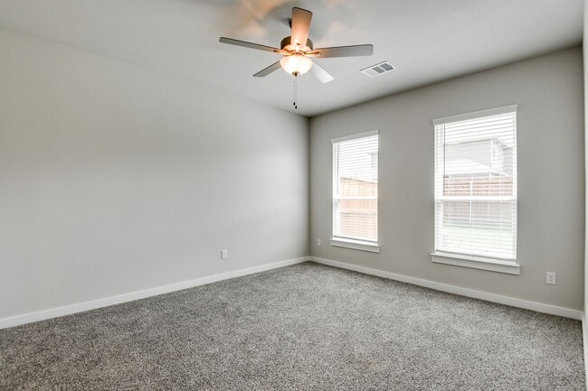 Building Photo - AVAILABLE NOW! GORGEOUS 3 BEDROOM DUPLEX LOCATED IN MIDLOTHIAN ISD!